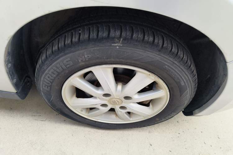 Used Nissan Tiida 2008 1.6L Automatic Fashion Edition Right Front Wheel Hub