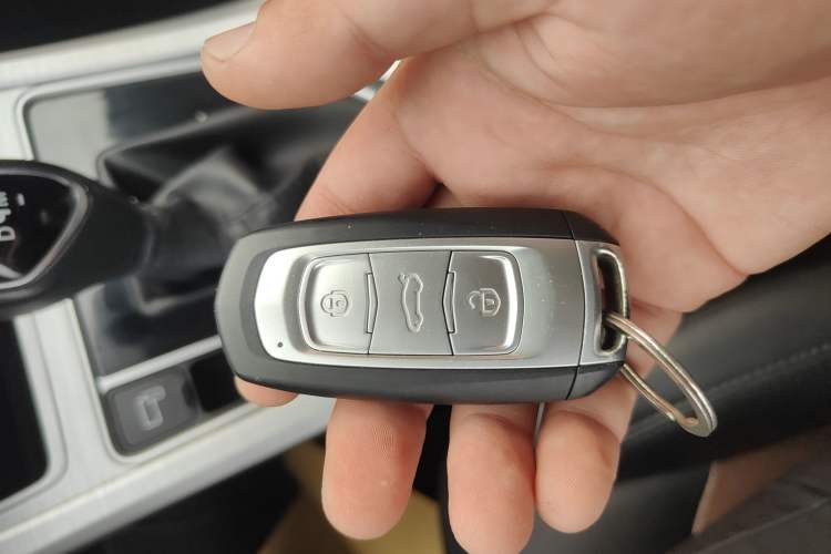 Used Geely Auto Vision 2019 Upgraded Model 1.5L CVT Luxury Version China VI Standard
