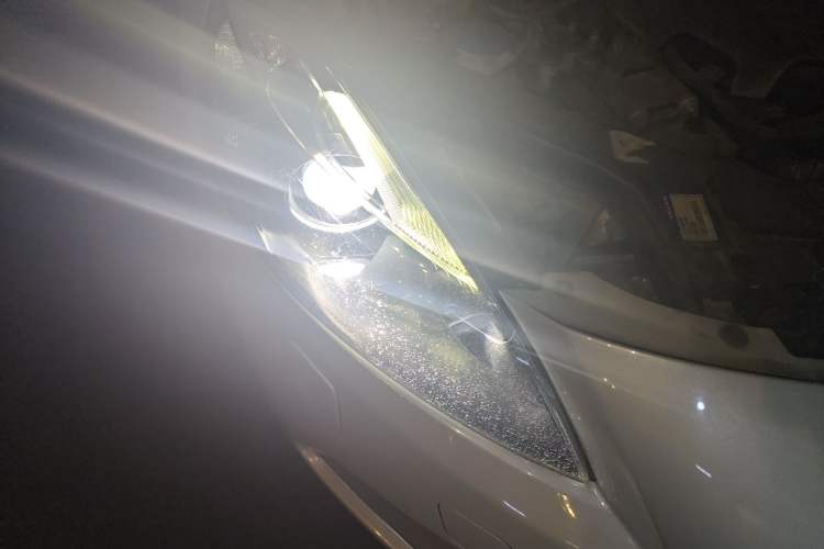 Used Volvo V40 2015 1.6T Zhiyi Edition