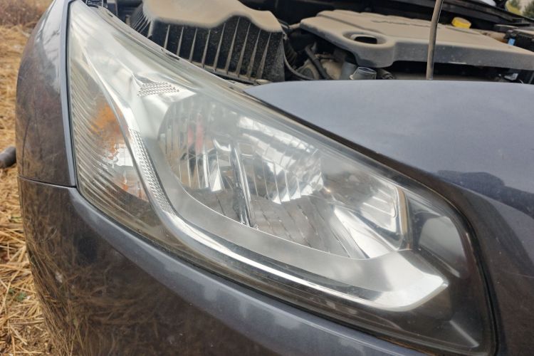 Used Chevrolet Cruze 2015 1.5L Classic SL MT Right Front Headlight