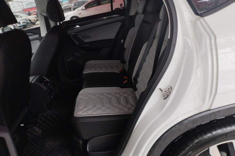 Used Volkswagen Tayron 2024 300TSI Two-Wheel-Drive Luxury Plus Advanced Version Left Rear Seat