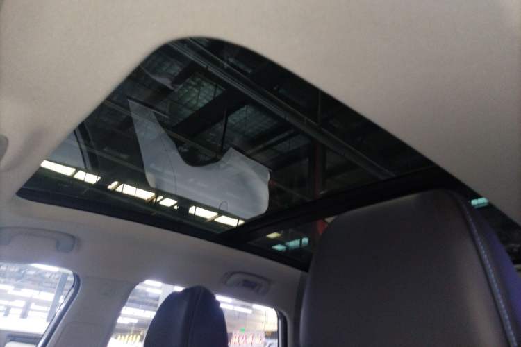 Used Roewe RX5 2025 PLUS 330TGI Automatic Trendsetting Smart Edition Headliner