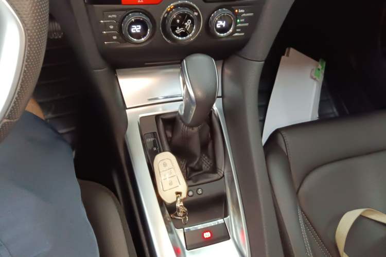 Used DS 6 2016 1.6T Luxury Edition THP160
