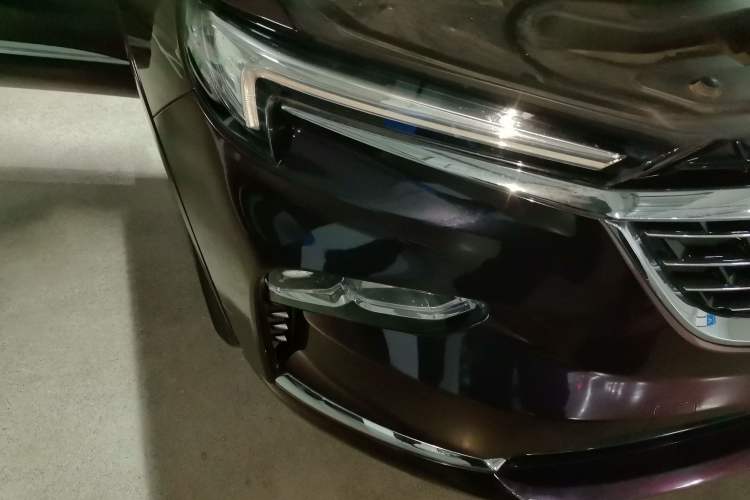 Used Buick Enclave 2020 28T Four-Wheel Drive Luxury Flagship Edition Right Front Headlight