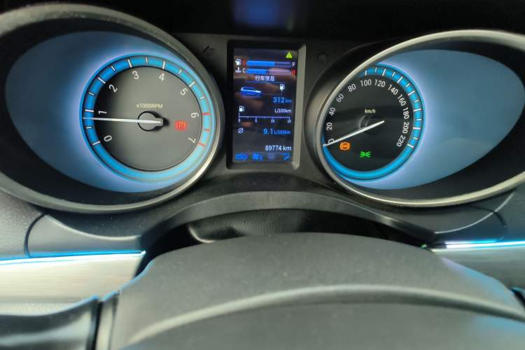 Used Cowin V3 2016 1.5L Manual SmartConnect II Comfort Edition Odometer Close Up