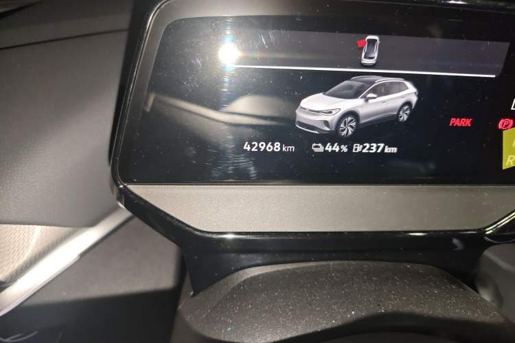 Used Volkswagen ID.4 CROZZ 2021 Long-Range PRO Two-Wheel Drive Version Odometer Close Up