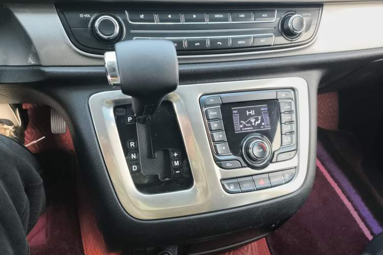 Used SAIC MAXUS G10 2021 2.0T Automatic Elite Edition Gasoline 7-Seater