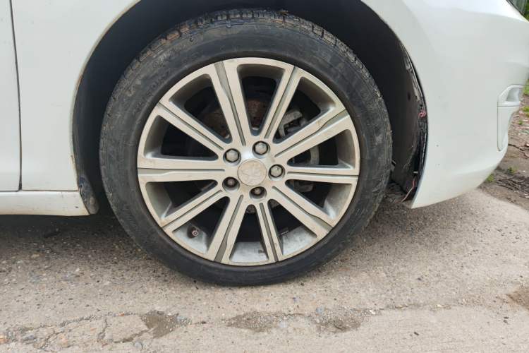 Used Peugeot 408 2015 1.2T Automatic Luxury Edition Right Front Wheel Hub