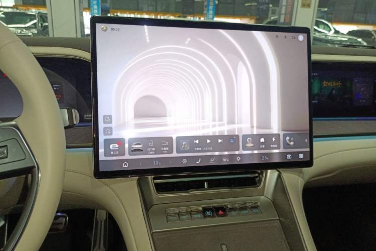 Used Denza Z9 2024 1100 km Four-Wheel Drive Max Version