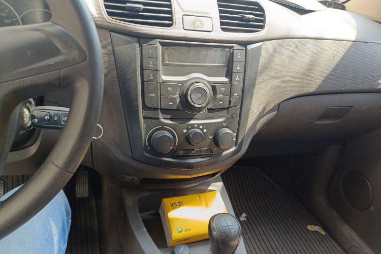 Used Wuling Hongguang 2015 1.5L S Base Model China IV
