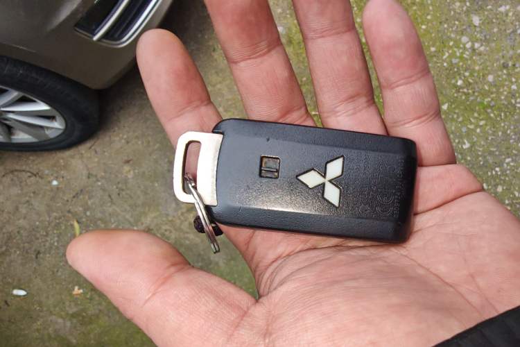 Used Mitsubishi Outlander 2014 2.4L 4x4 Deluxe Value Edition 5 Seats
