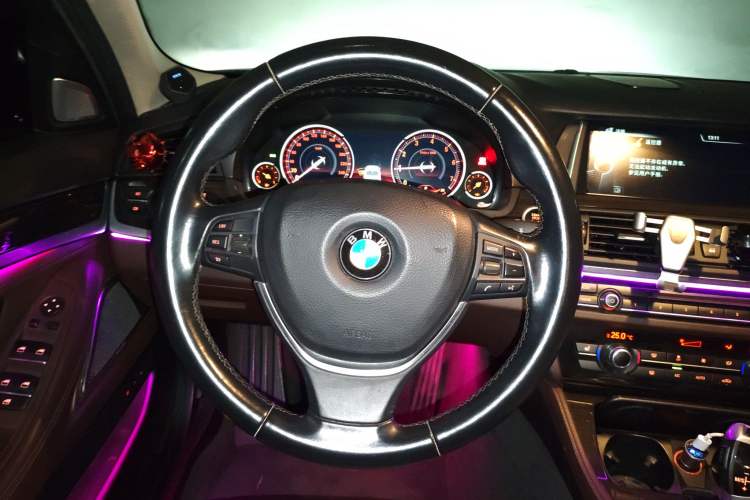 Used BMW 5 Series 2014 525Li Luxury Design Package
