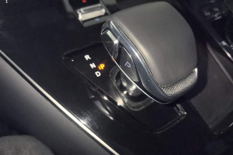 Used Hongqi HQ9 PHEV 2024 2.0T Four-Wheel Drive Business Edition Gear Lever