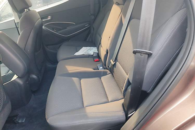 Used Hyundai Santa Fe 2013 2.4L Automatic 2WD Comfort Edition