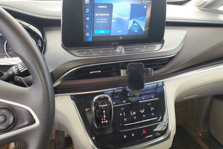 Used Buick GL8 2023 Land Executive Class Comfort Model