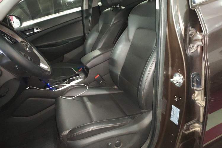 Used Hyundai Tucson 2018 1.6T Dual-Clutch Two-Wheel Drive 15th Anniversary Special Edition Left Front Seat