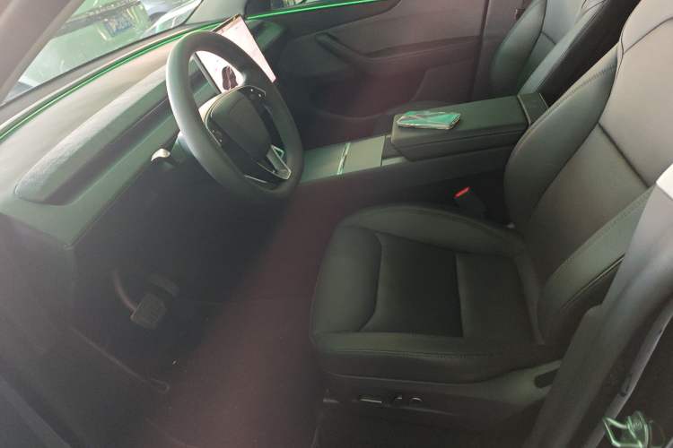 Used Tesla Model Y 2025 Rear-Wheel Drive First Edition