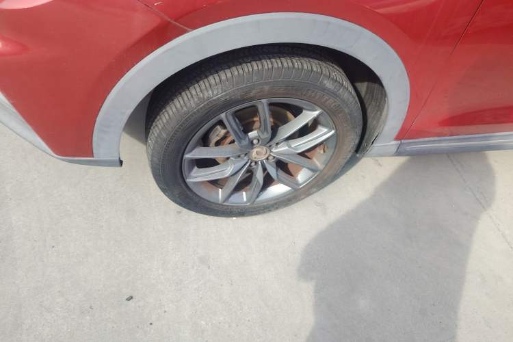 Used Dongfeng Fengon ix5 2019 220T CVT ZhiShang Trim China V Standard