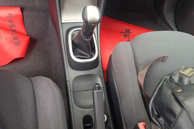 Used Nissan Sylphy 2016 Classic 1.6XE Manual Leading Edition Gear Lever