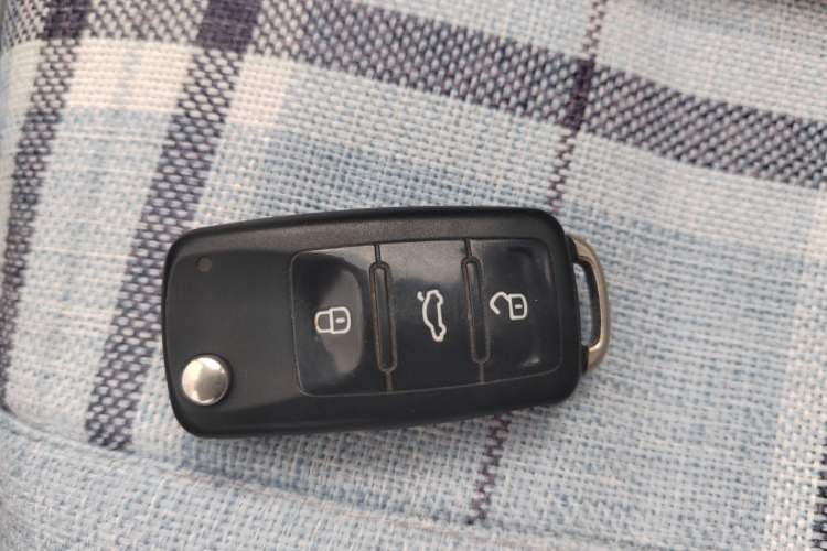 Used Volkswagen Bora 2014 1.6L Automatic Fashion Model Vehicle Key