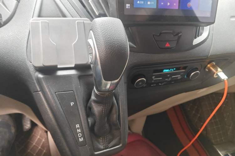 Used Ford Tourneo Custom 2020 2.0T Automatic Elite Edition China VI Standard Gear Lever