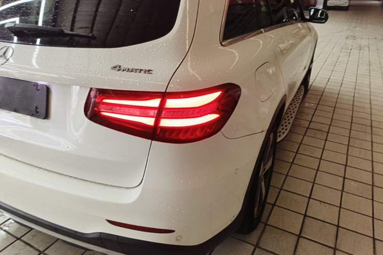 Used Mercedes-Benz GLC 2017 GLC 260 4MATIC Luxury Model

