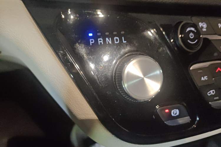 Used Chrysler Grand Voyager PHEV 2019 3.6L Plug-in Hybrid Gear Lever