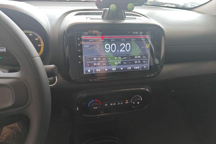 Used Roewe Clever 2021 302 km New Four-Seater Super-Efficient Version Audio And AC Panel