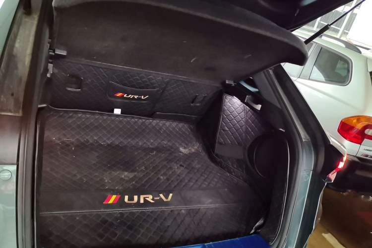 Used Honda UR-V 2020 240TURBO Front-Wheel Drive Elegant Edition Trunk