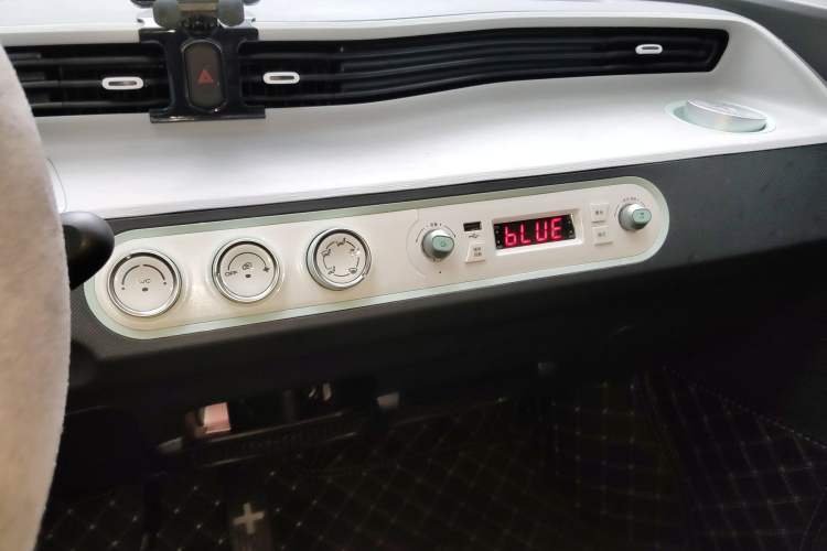 Used Wuling Hongguang MINIEV 2022 Macaron Premium Model – Lithium Ternary Battery