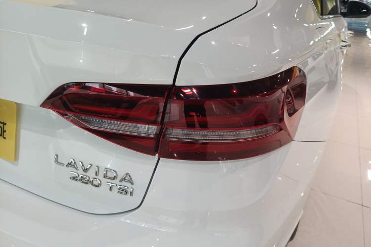 Used Volkswagen Lavida 2023 280TSI DSG Full-Comfort Edition Right Rear Taillight