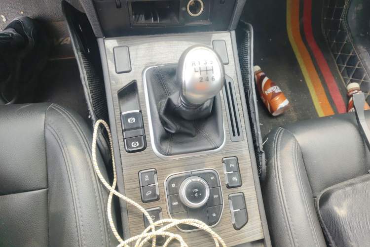 Used Haval H6 2015 Upgraded Model 1.5T Manual Two-Wheel Drive Prestige Version