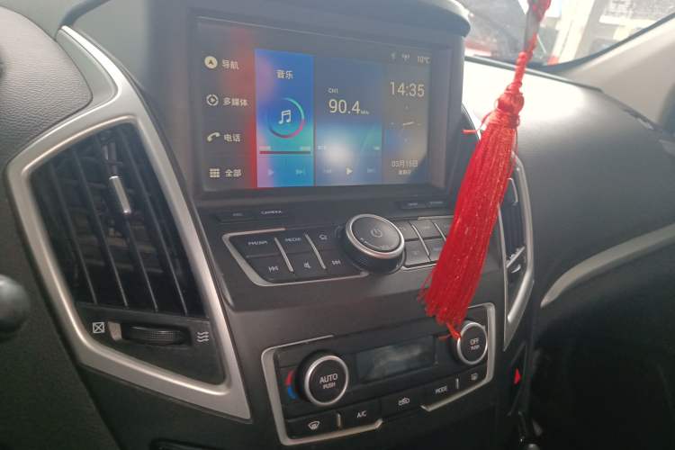 Used Dongfeng Aeolus AX7 2016 2.0L Automatic Zhiyi Trim
