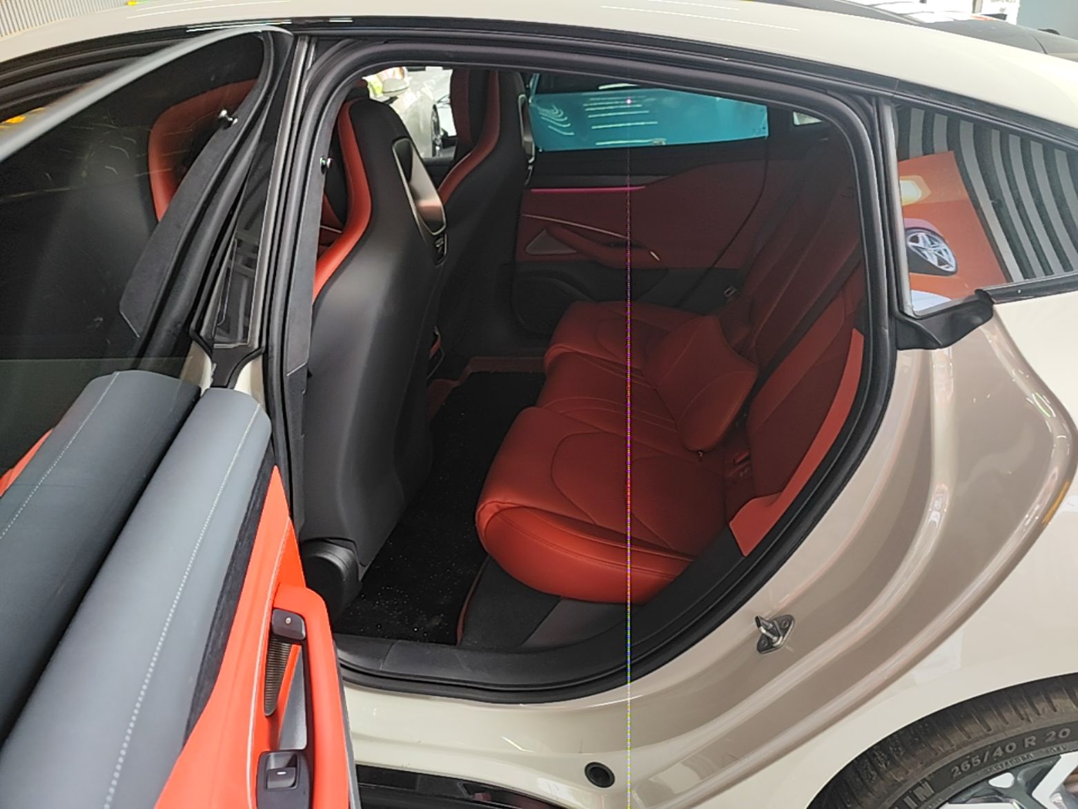 Xiaomi Auto SU7 2024 Four-Wheel Drive Ultra-Long Range Advanced Intelligent Driving Max Edition — снимка 20
