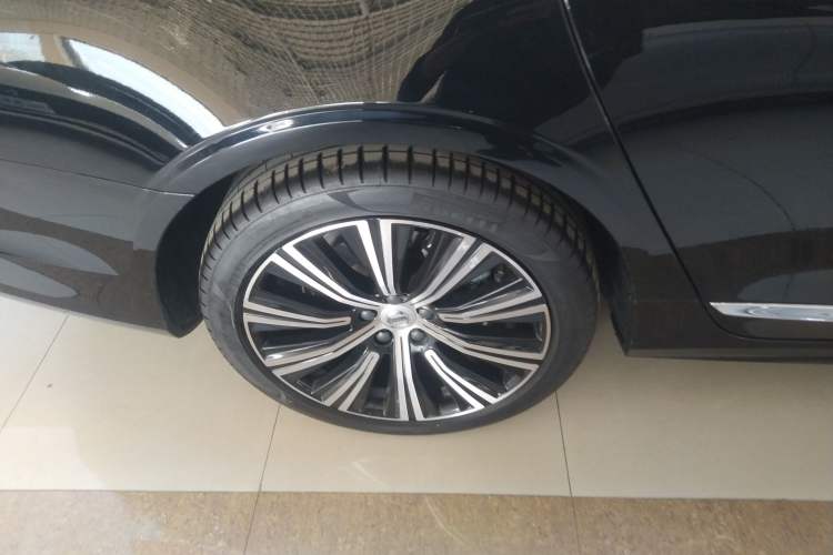 Used Volvo S90 2023 B5 Zhiyuan Luxury Edition