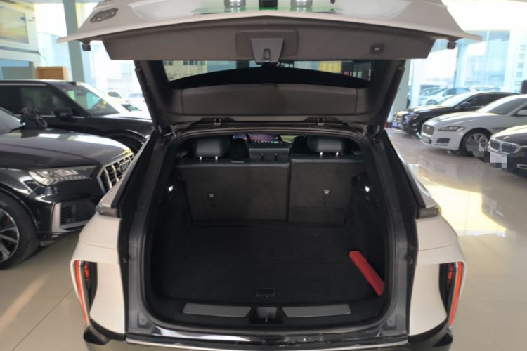 Used Cadillac LYRIQ 2022 Four-Wheel-Drive High-Performance Deluxe Edition Trunk