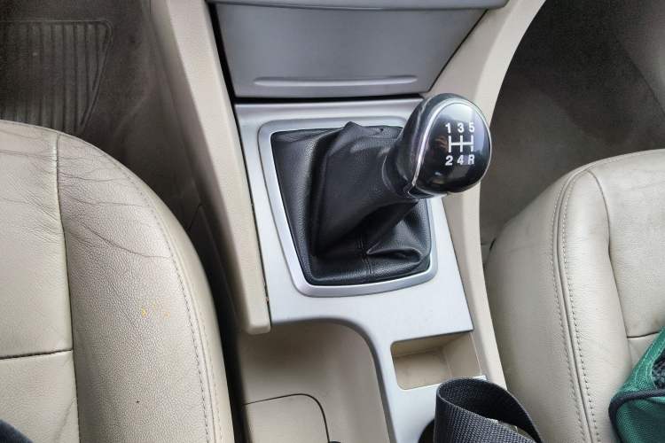 Used Ford Focus 2013 Hatchback Classic 1.8L Manual Fashion Edition Gear Lever