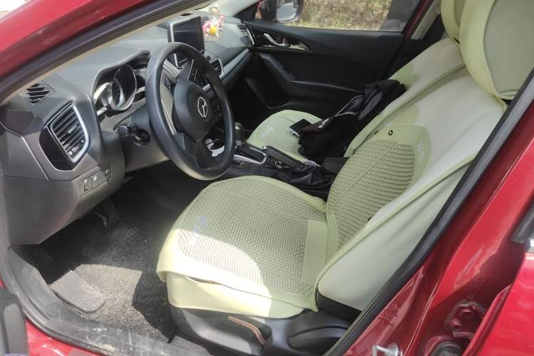 Used Mazda 3 Axela 2016 Sedan 1.5L Automatic Comfort Model