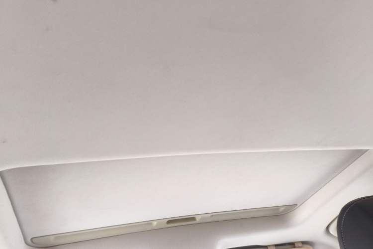 Used Roewe i5 2019 20T Automatic Intelligent Connectivity Super-Power Supreme Edition Headliner