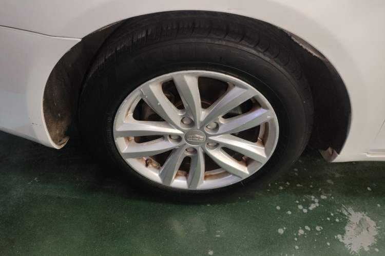 Used Geely Auto Classic Emgrand 2013 Sedan 1.8L CVT Prestige Model
