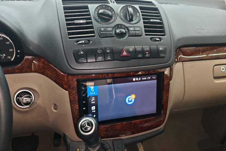Used Mercedes-Benz Viano  Audio And AC Panel
