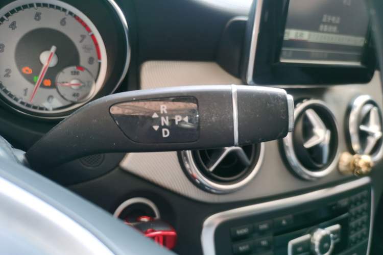 Used Mercedes-Benz GLA 2015 GLA 200 Fashion Model Gear Lever