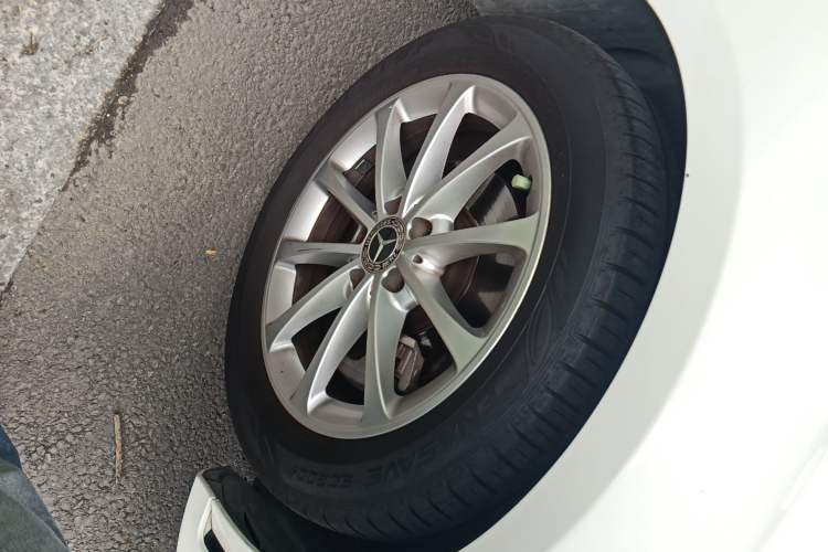 Used Mercedes-Benz A-Class 2020 Restyled A 200 L Sport Sedan Dynamic Version Right Front Wheel Hub