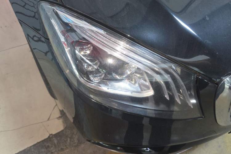 Used Mercedes-Benz S-Class 2017 S 320 L Business Model Right Front Headlight