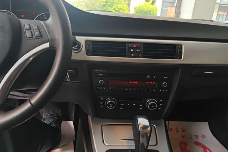 Used BMW 3 Series 2011 320i Convertible Coupe Audio And AC Panel