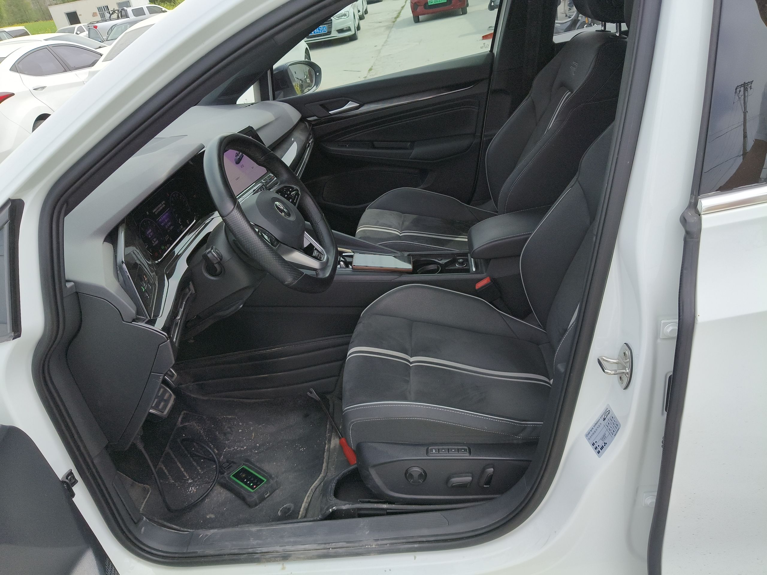 Переднее сиденье в автомобиле