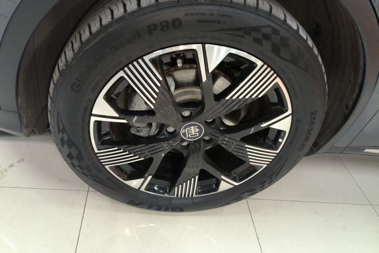 Used BYD Tang New Energy 2024 DM-i Glory Edition 112KM Flagship Model Exterior 4