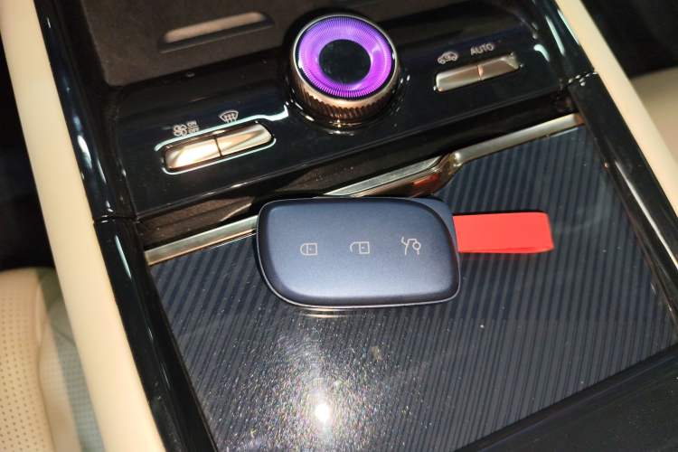 Used Lynk & Co 900 2025 2.0T Ultra