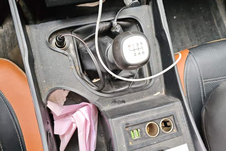 Used Wuling Hongguang PLUS 2019 1.5T Manual Standard Edition 5 Seats Gear Lever