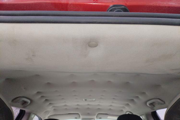 Used Chevrolet Trax 2014 1.4T Manual Two-Wheel Drive Comfort Model Headliner